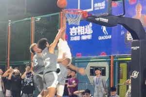 這就是NBA球員！凱爾登-約翰遜中國行輕松碾壓野球場啊