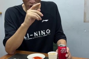 巴特爾生活vlog：又是當(dāng)吃播的一天傳播各種美食