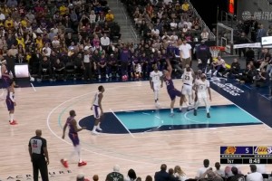 這能打到布萊斯進(jìn)NBA！詹姆斯站帽普拉姆利+排球大帽布克